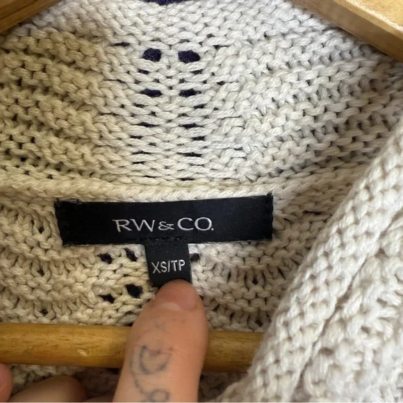 🦋5/20$🦋 cream Knit mock neck Sweater - Picture 7 of 10